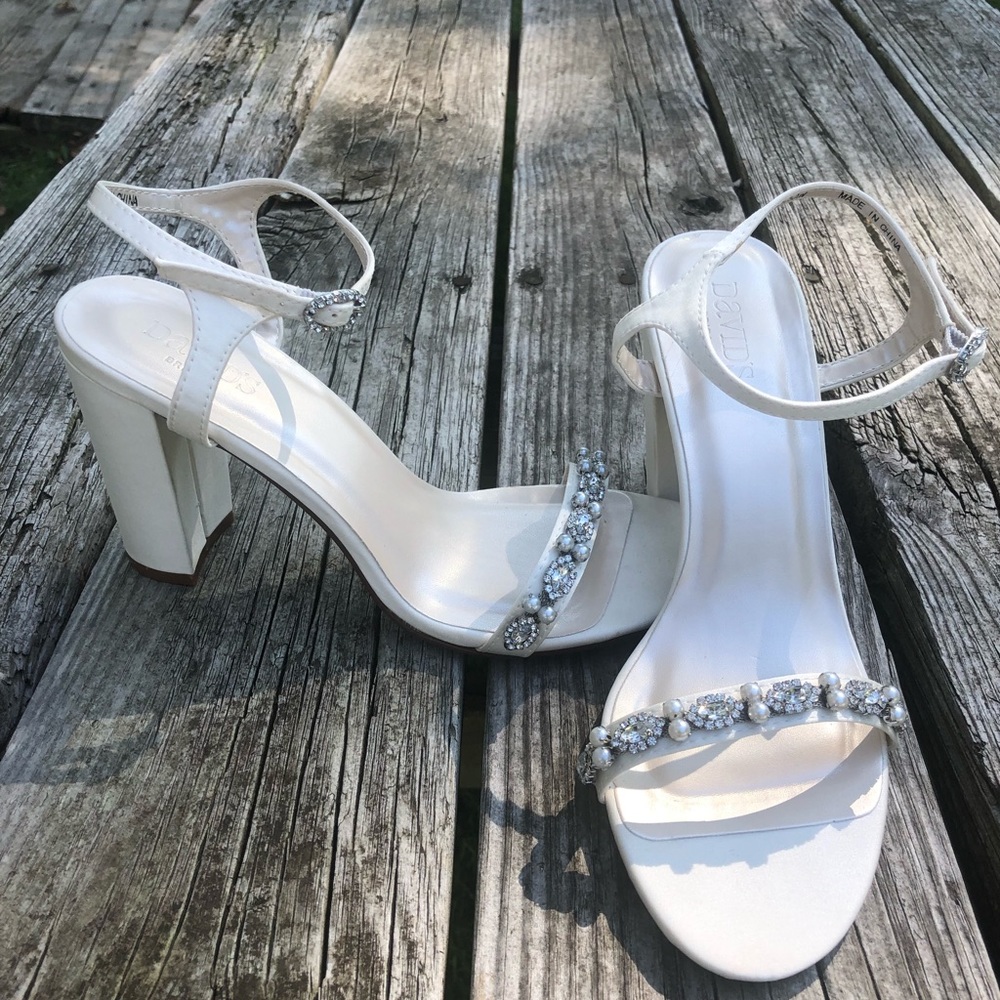 David’s wedding bridal 3-4’ block heel, size 8,